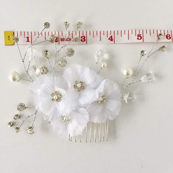 NEW FLORAL SILVER GEM BRIDAL WEDDING HAIR COMB - Picture 3 of 6